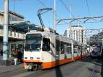 TPG - Tram Be 4/8 840 unterwegs auf der Linie 13 bei der Tramhaltestelle vor dem Bahnhof Genf am 11.12.2009