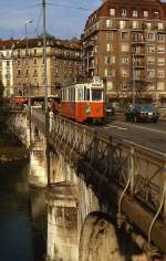 Straßenbahn Geneve/Genf: Ce 4/4 723 als Linie 12 auf der Fahrt von Moillesulaz nach Carouge (Mai 1980)