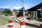 Genve / Genf TPG Tram 12 in der Endstation in Moillesulaz am 8. Juli 1990. - Rechts im Bild sieht man einen Teil des Grenzkontrollpunktes in Moillesulaz (CH / F). 