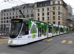 tpg - Tram Be 6/10 1819 unterwegs auf der Linie 14 in der Stadt Genf am 09.04.2016