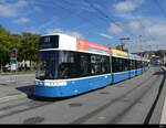 VBZ - Tram Be 6/8 4017 unterwegs auf der Linie 11 in der Stadt Zürich am 04.10.2022
