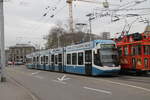 VBZ Nr. 3013 (Be 5/6 ''Cobra'') am 11.12.2019 zwischen den Haltestellen Bahnhofplatz/HB und Central. Dahinter zu sehen der Be 2/2 1208 ''Märlitram''.