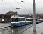 Linie 2 Wagennummer 2042  Altstetten  beim Bürkliplatz.