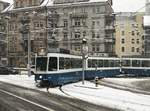 Linie 5 Wagennummer 2098 kurz vor der Haltestelle Bahnhof Enge Bederstrasse.