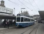 Linie 4 Wagennummer 2004 „Höngg“ beim Bahnhofquai.