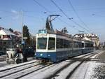 Linie 14 Wagennummer 2086 an der Haltestelle Hirschwiesenstrasse.