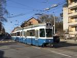 Linie 9 Wagennummer 2062 kurz vor der Haltestelle Seilbahn Rigiblick.