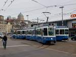 Linie 4 Wagennummer 2044  Wollishofen  beim Bahnhofquai.