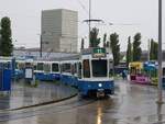 Linie 11 Wagennummer 2054 in der Wendeschleife Messe Hallenstadion.