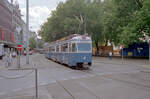 Zürich VBZ Tramlinie 2 (SWS/BBC/SAAS-Be 4/6 1619, Bj. 1966) Theaterstrasse / Bellevueplatz am 26. Juli 1993. - Scan eines Farbnegativs. Film: Kodak Gold 200-3. Kamera: Minolta XG-1.