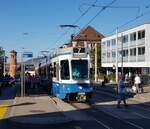 Linie 7 Wagennummer 2011  Örlikon  an der Haltestelle Butzenstrasse.