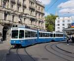 Linie 7 Wagennummer 2002  Seebach  beim Paradeplatz.