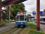 Linie 15 Wagennummer 2044  Wollishofen  an der Endhaltestelle Bucheggplatz.