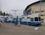 Impftram Wagennummer 2043  Rennweg  beim Hallenstadion.