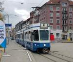 Das Impftram, Wagennummer 2043, beim Hardplatz.