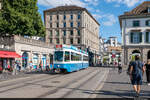 Am 25.06.2022 ist VBZ Be 4/6 2032 bei Helmhaus, Zürich