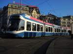 VBZ-Cobra-Tram der Linie 4 am Central, 25.