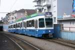 Be 4/6 2088 und Be 2/4 2425 nhern sich am 2.4.09 dem Schwamendingerplatz.