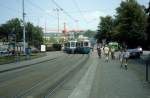 Zrich VBZ: Tram 11 und Tram 5 treffen sich im Juli 1983 am Brkliplatz.