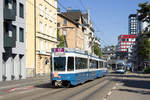 Am 26. Mai 2017 ist Be 4/6 2085 gemeinsam mit Be 4/6 2037 als Linie 17 in der Limmatstrasse in Richtung Bahnhofplatz/HB unterwegs. 