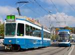 Be 4/6 Nr. 2033 erreicht am 27. September 2017 als (Tram-)Linie 8 nach Bf Enge die Haltestelle ZH Bürkliplatz.