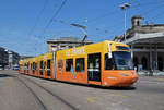 Be 5/6 Cobra 3031 mit der Werbung für 40 Jahre Radio 24,, auf der Linie 13, fährt zur Haltestelle beim Bahnhof Zürich.