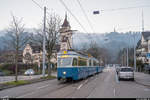 Aufgrund einer chaotisch verlaufenen und deshalb um mehrere Jahre verzögerten Trambeschaffung herrscht bei den VBZ derzeit akuter Fahrzeugmangel.