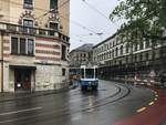 Linie 6 2040  Rechts der Limmat  an der provisorischen Haltestelle ETH/Universitätsspital. Wegen Bauarbeiten wurde die Haltestelle weiter nach unten in Richtung Central verlegt. 