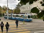 Linie 5 2042 „Altstetten“ in der Rämistrasse. Datum: 5. 10. 2020