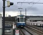 Linie 12 Wagennummer 2100 beim Glattzentrum. Datum: 24. 12. 2020