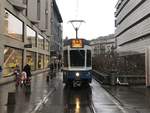 VBZ Linie 13 Wagennummer 2043  Rennweg  steht auf dem Dienstgleis Usteristrasse.