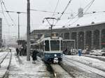 Linie 5 Wagennummer 2027 beim Bahnhof Enge.