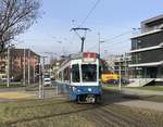 Linie 2 Wagennummer 2070 „Aussersihl + Hard“ bei der Einfahrt in die Schleife Tiefenbrunnen. Datum: 4. 2. 2021