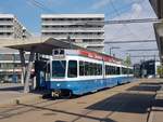 Linie 7 Wagennummer 2001 an der Endhaltestelle Bahnhof Stettbach. Dieser Wagen fährt fast nie auf der Linie 7. Datum: 26. 4. 2021