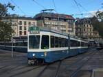 Linie 11 Wagennummer 2044  Wollishofen  beim Bellevue. Datum: 6. 10. 2021