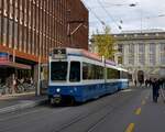 Linie 5 Wagennummer 2009  Triemli  bei der ETH. Wegen Laubs auf den Schienen konnten die Trams die steile Strecke zwischen Platte und Kirche Fluntern nicht bewältigen, weswegen sie über ETH - Central - Bahnhofstrasse nach Laubegg umgeleitet wurden. Datum: 19. 10. 2021