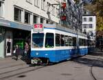 Linie 15 Wagennummer 2085 beim Bahnhof Stadelhofen. Datum: 24. 10. 2021