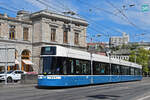 Be 6/8 Flexity 4028, auf der Linie 11, fährt am 22.08.2024 zur Haltestelle beim Bahnhofplatz in Zürich.