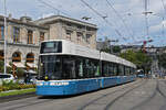 Be 6/8 Flexity 4027, auf der Linie 3, f�hrt am 11.07.2025 zur Haltestelle beim Bahnhofplatz in Z�rich.