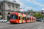 Be 5/6 Cobra 3036 mit der Glace Werbung Lusso, auf der Linie 6, f�hrt am 11.07.2025 zur Haltestelle beim Bahnhofplatz in Z�rich.