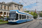 Be 5/6 Cobra 3006, auf der Linie 14, f�hrt am 11.07.2025 zur Haltestelle beim Bahnhofplatz in Z�rich.