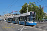 Be 6/8 Flexity 4091, auf der Linie 15, �berquert am 24.07.2026 die Bahnhofbr�cke in Z�rich.