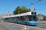 Be 6/8 Flexity 4051, auf der Linie 4, �berquert am 24.07.2026 die Bahnhofbr�cke in Z�rich.