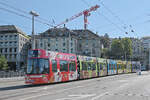 Be 6/8 Flexity 4005 mit der Werbung f�r die Glace ectr�me, auf der Linie 4, �berquert am 24.07.2026 die Bahnhofbr�cke in Z�rich.