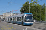 Be 5/6 Cobra 3087, auf der Linie 10, �berquert am 24.07.2026 die Bahnhofbr�cke in Z�rich.