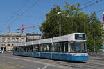Be 6/8 Flexity 4084, auf der Linie 11, f�hrt am 24.07.2026 zur Haltestelle beim Bahnhofplatz in Z�rich.