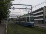 Gleich wird der Be 4/6 2077 in den Tramtunnel zum Milchbuck einfahren.