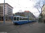 Nr. 2040 ''Rechts des Limmat'' + 2302 am 29.12.08 beim Bahnhof Wiedikon. Seit der Inbetriebsetzung 1976 sind auf der Linie 14 Tram 2000 in Dotra unterwegs. Bedrngt wurden sie bloss letztes jahr von ein paar Cobras, die nun teilweise auf die Linie 3, 10 und 13 wanderten.