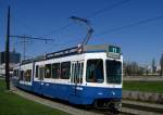 Be 4/8 2115  Snfte  auf der Linie 11 nahe der Endhaltestelle Auzelg. Dieses Tram fuhr in Planlage des Combino-Testtrams, das 4 Minuten versptet auch hier eintraf. Die Snfte fuhr danach leer zurck in die Stadt. (6.April 2010)