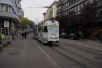 Nur dank dem Nebel, der am 12.10.10 ziemlich dicht ber der Stadt Zrich hing, konnte ich dieses Bild von Ballett-Tram aufnehmen. Be 4/6 1676 zwischen Stockerstrasse und Paradeplatz.